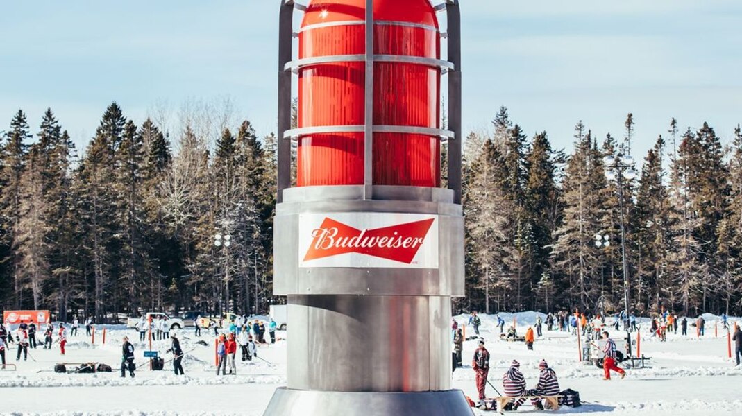 La Lumière de but du Canada Budweiser aux festivités d’avant-match des Remparts